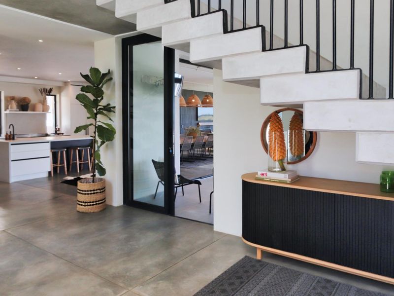 Luxurious Contemporary Living on a Prestigious Wine Estate - Photo 8