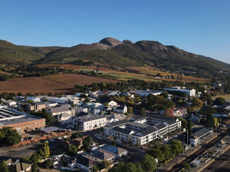 Contemporary Studio Living at 2 on Tabak, Paarl - Photo 2