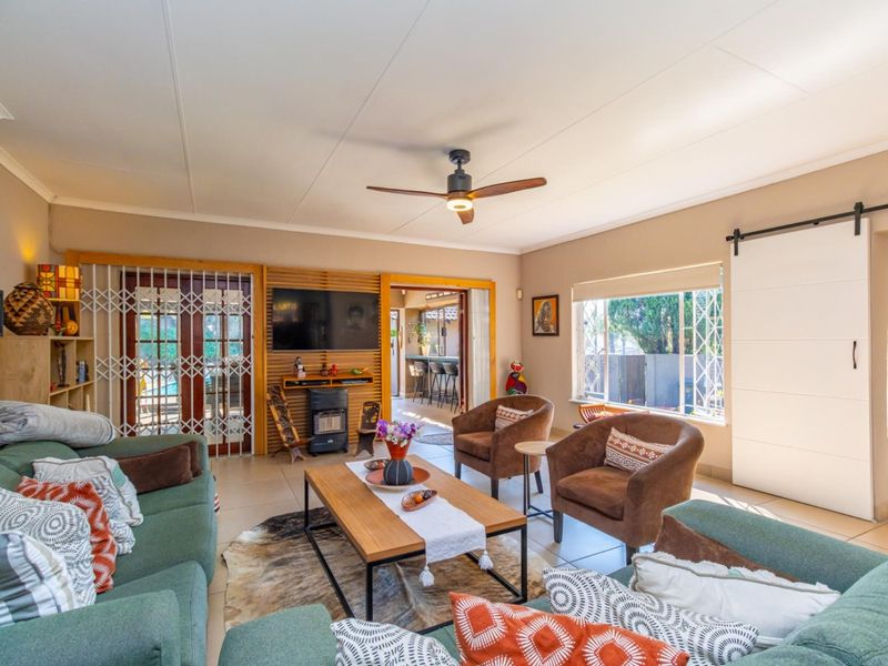 A Family Home That Truly Has It All in Olivedale! - Photo 10