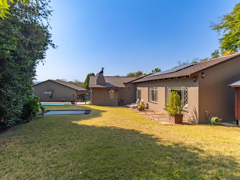 A Family Home That Truly Has It All in Olivedale! - Photo 6