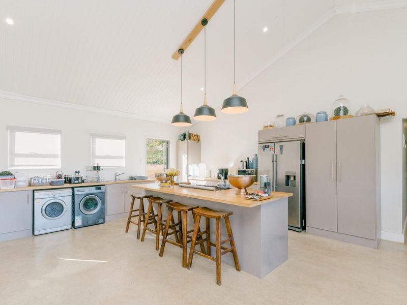 Lifestyle Farm with stylish 4 bedroom Farmhouse between Riversdale and Ladysmith - Photo 7