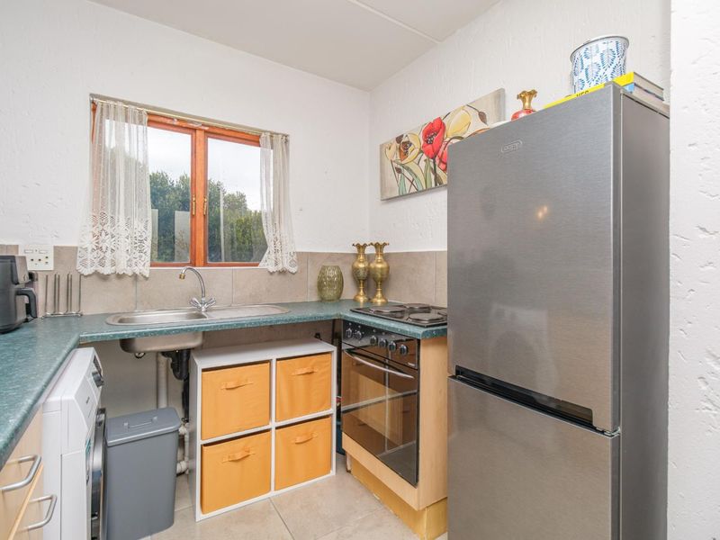 Charming Loft Apartment in the Heart of Randpark Ridge - Photo 5