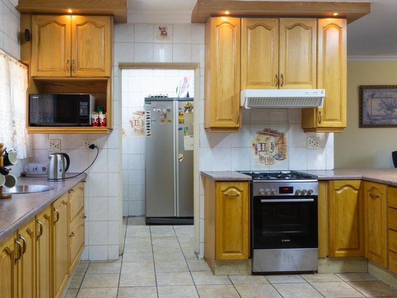 Family home in Golf Park - Photo 10