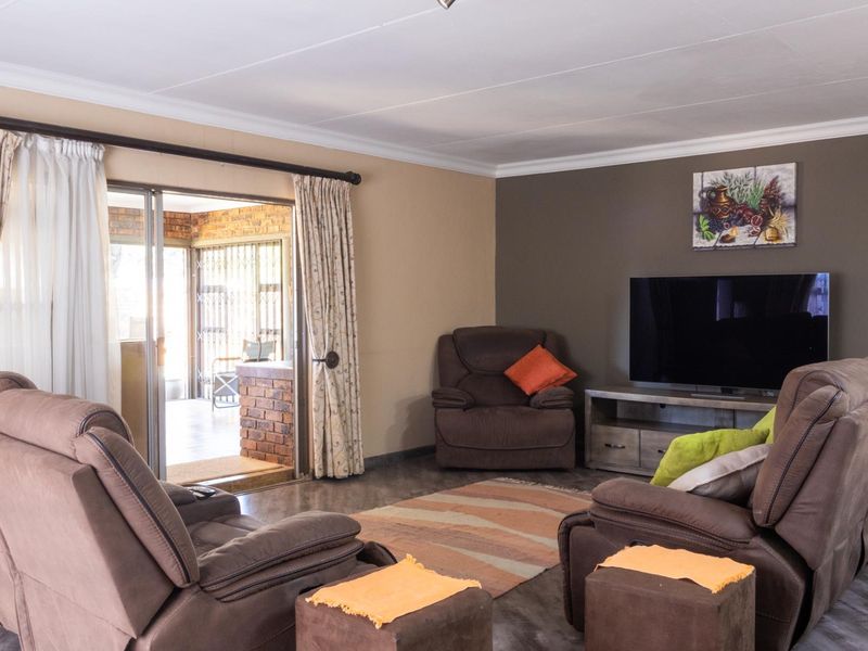 Family home in Golf Park - Photo 6