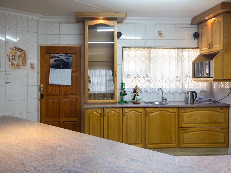 Family home in Golf Park - Photo 9