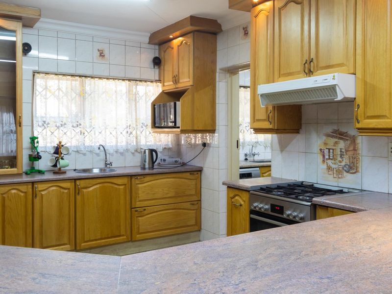 Family home in Golf Park - Photo 8