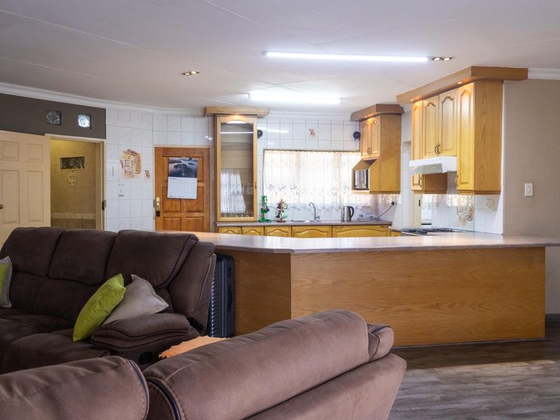 Family home in Golf Park - Photo 7
