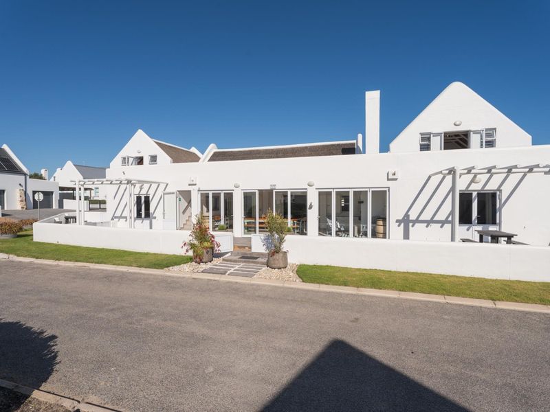 Exquisite 7 Bedroom Residence for sale in Jacobsbaai - Photo 4