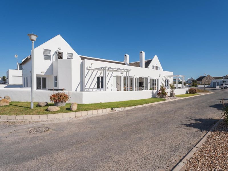 Exquisite 7 Bedroom Residence for sale in Jacobsbaai - Photo 3