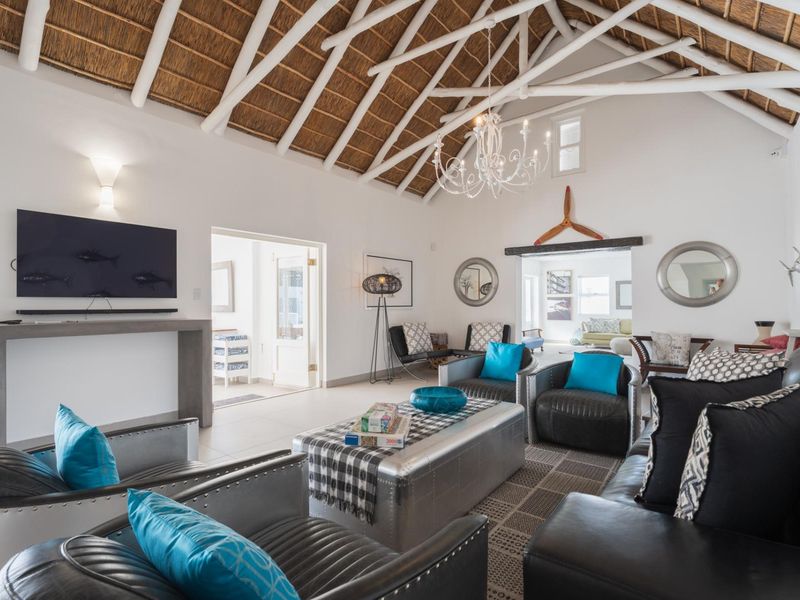 Exquisite 7 Bedroom Residence for sale in Jacobsbaai - Photo 10