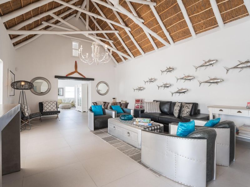Exquisite 7 Bedroom Residence for sale in Jacobsbaai - Photo 9