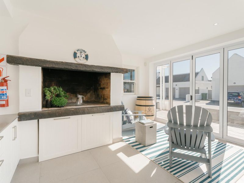 Exquisite 7 Bedroom Residence for sale in Jacobsbaai - Photo 8