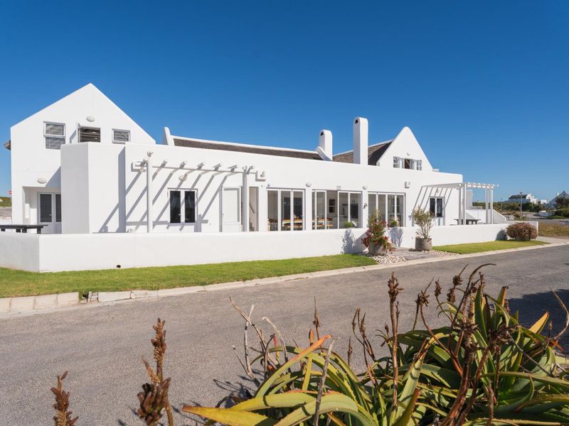 Exquisite 7 Bedroom Residence for sale in Jacobsbaai - Photo 2