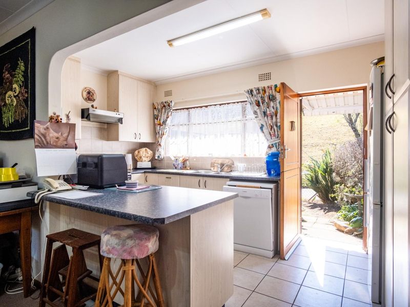 A home that offers space, comfort and beautiful surroundings in the heart of Amber Valley - Photo 6