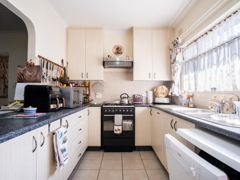 A home that offers space, comfort and beautiful surroundings in the heart of Amber Valley - Photo 7