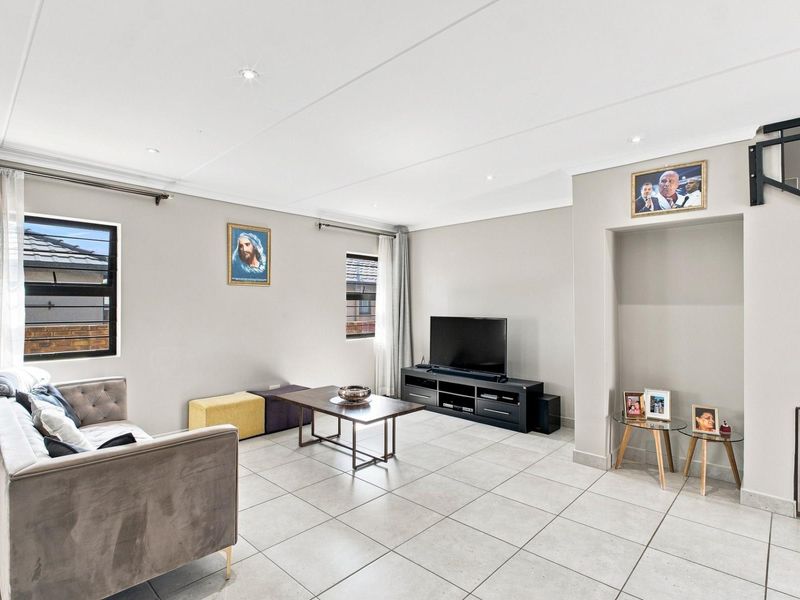 Modern 3-Bedroom Home in Lion Pride Lifestyle Estate - Photo 6