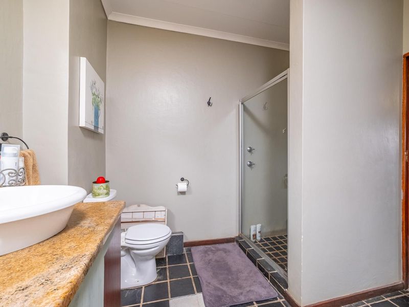 Freestanding Full Title 4 Bedroom 3 Bathroom 2 Garages Pet Friendly for Sale in Boomed-off area - Photo 6
