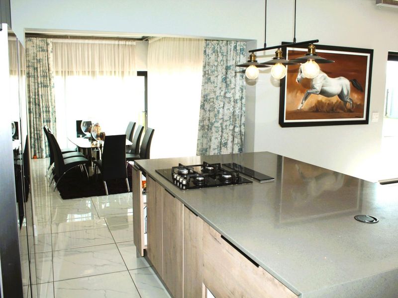 Fabulous 4 bedroom property in Midstream Meadows - Photo 10
