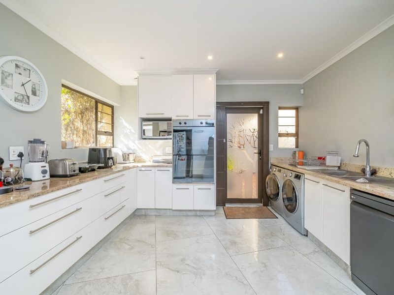 Renovated 5 Bedroom Family Home with Lonehill Koppie Views - Photo 3