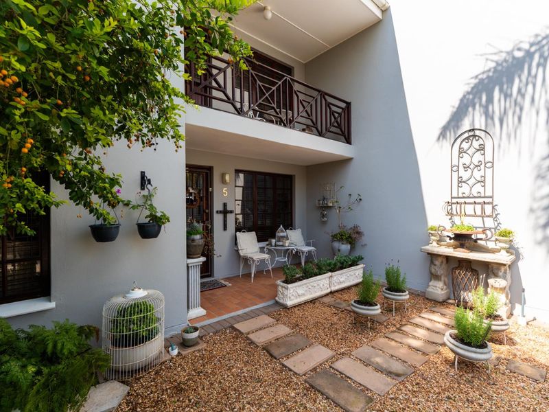 Spacious home in Robertson - Photo 2