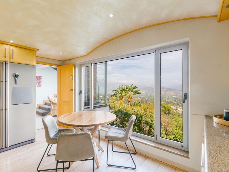 Five-Bedroom Family Home - Spanish Farm - Somerset West - Photo 9