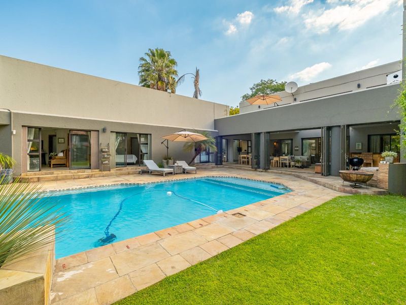 House For Sale in Lakefield Benoni Gauteng - Photo 2
