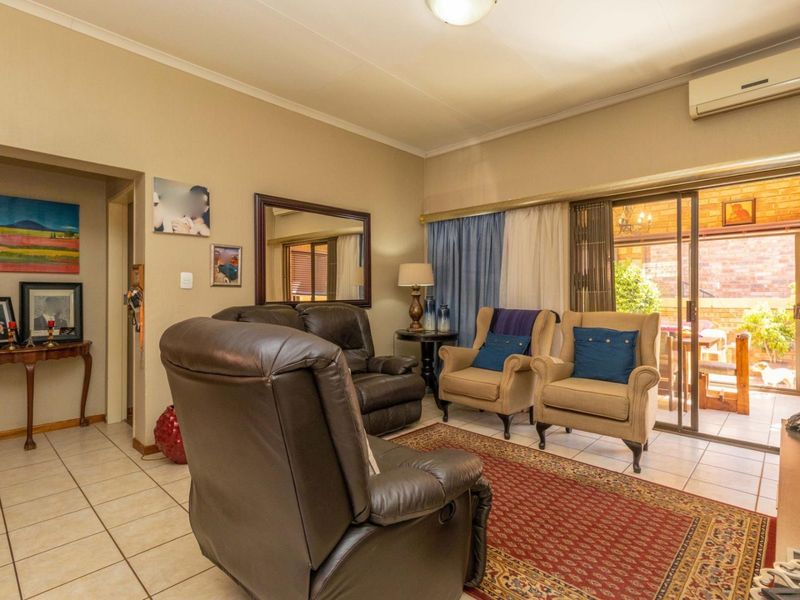 Townhouse Under Offer in Sugar Bush Estate Krugersdorp - Photo 10