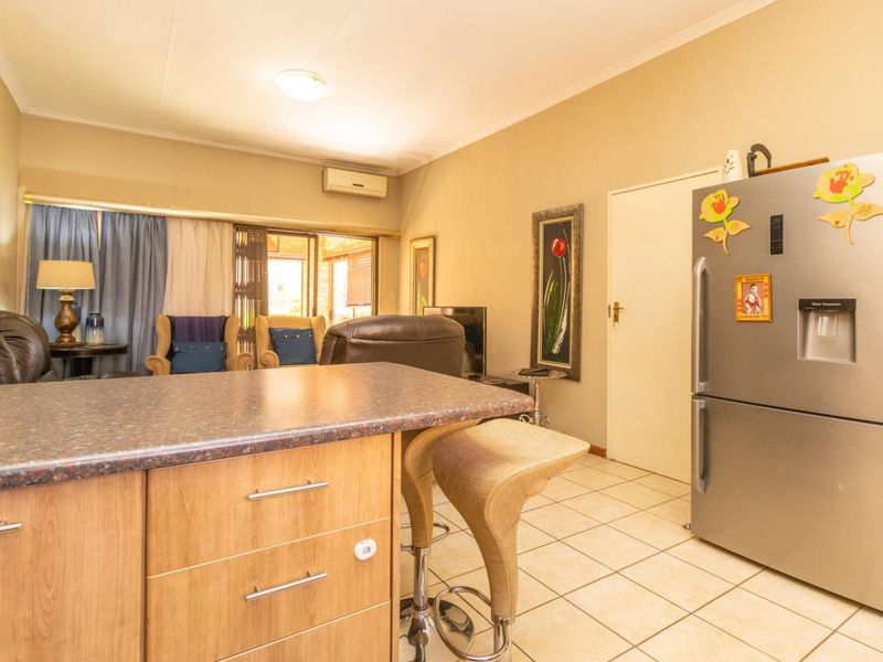 Townhouse Under Offer in Sugar Bush Estate Krugersdorp - Photo 9