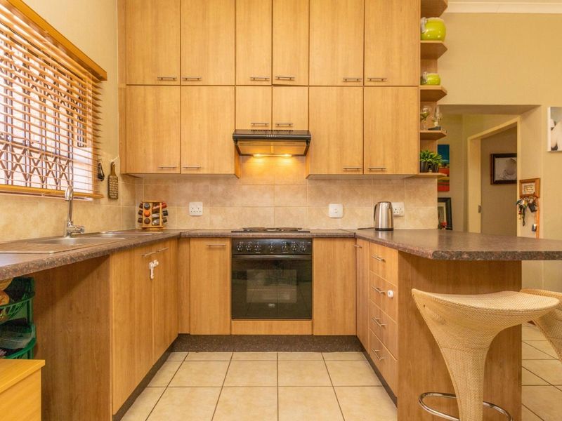 Townhouse Under Offer in Sugar Bush Estate Krugersdorp - Photo 8