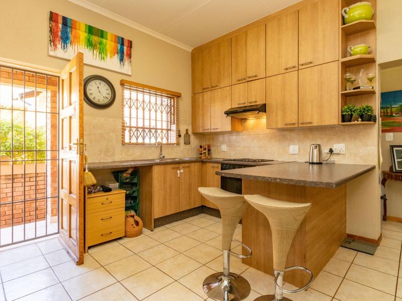 Townhouse Under Offer in Sugar Bush Estate Krugersdorp - Photo 7
