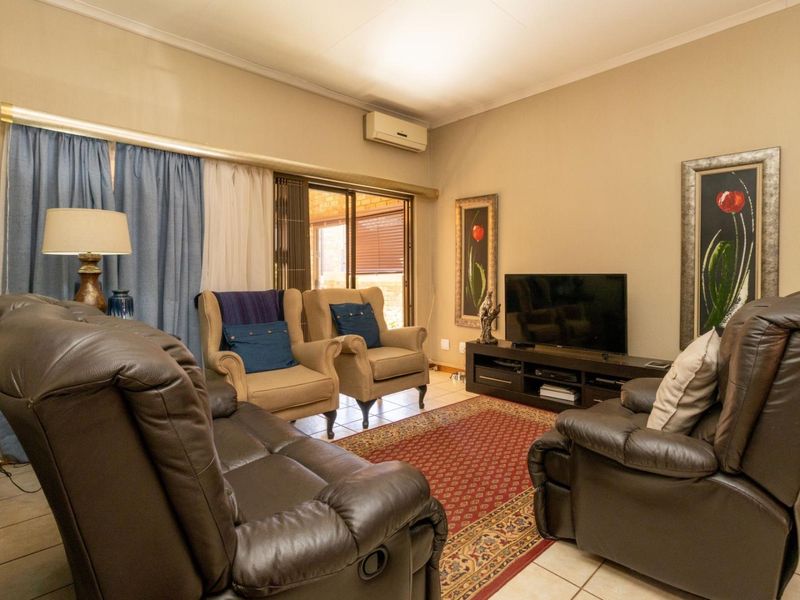 Townhouse Under Offer in Sugar Bush Estate Krugersdorp - Photo 4