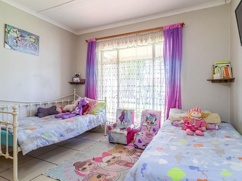 MORE HOME FOR YOUR MONEY IN ESTERA - Photo 8