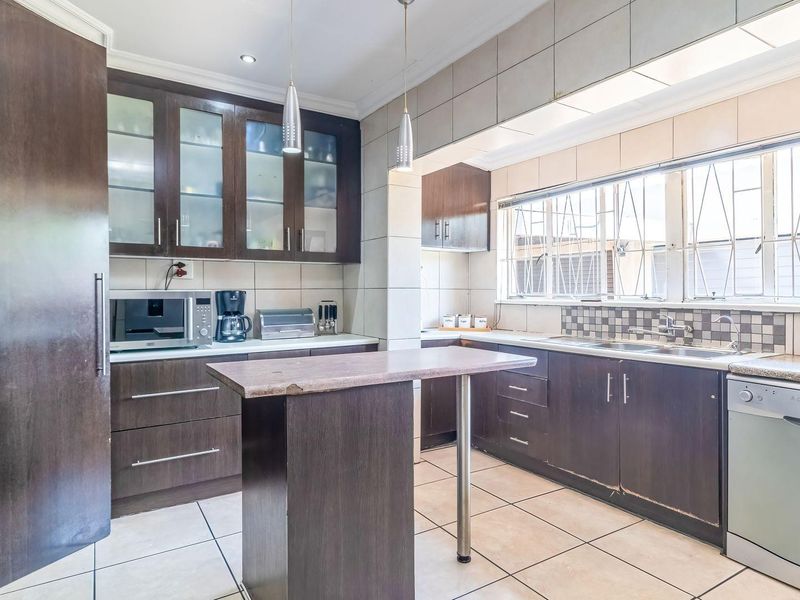 MORE HOME FOR YOUR MONEY IN ESTERA - Photo 5