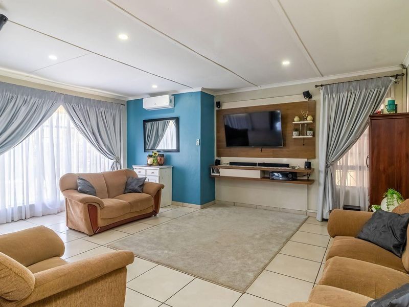 MORE HOME FOR YOUR MONEY IN ESTERA - Photo 3
