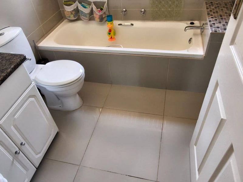 3 Bedroom 1.5 Bathroom Freestanding House for Sale in Rooihuiskraal - Photo 10