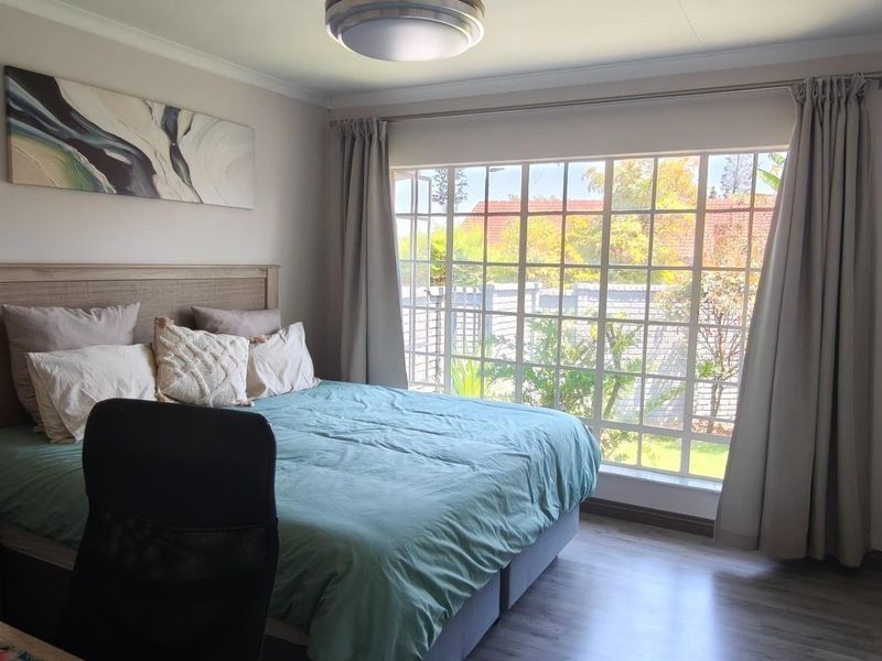 3 Bedroom 1.5 Bathroom Freestanding House for Sale in Rooihuiskraal - Photo 7