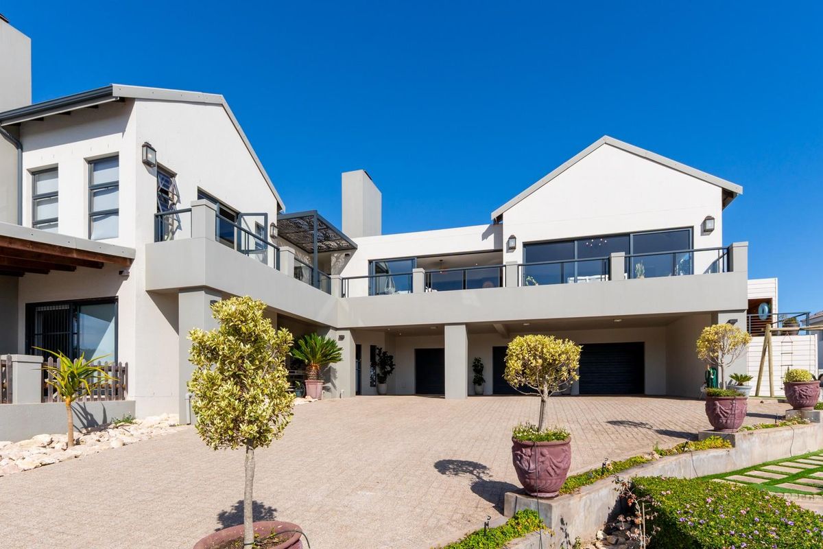 A One-of-a-Kind Masterpiece in Upper Country Club - Photo 2