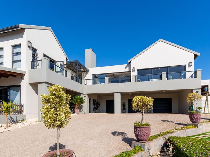 A One-of-a-Kind Masterpiece in Upper Country Club - Photo 2