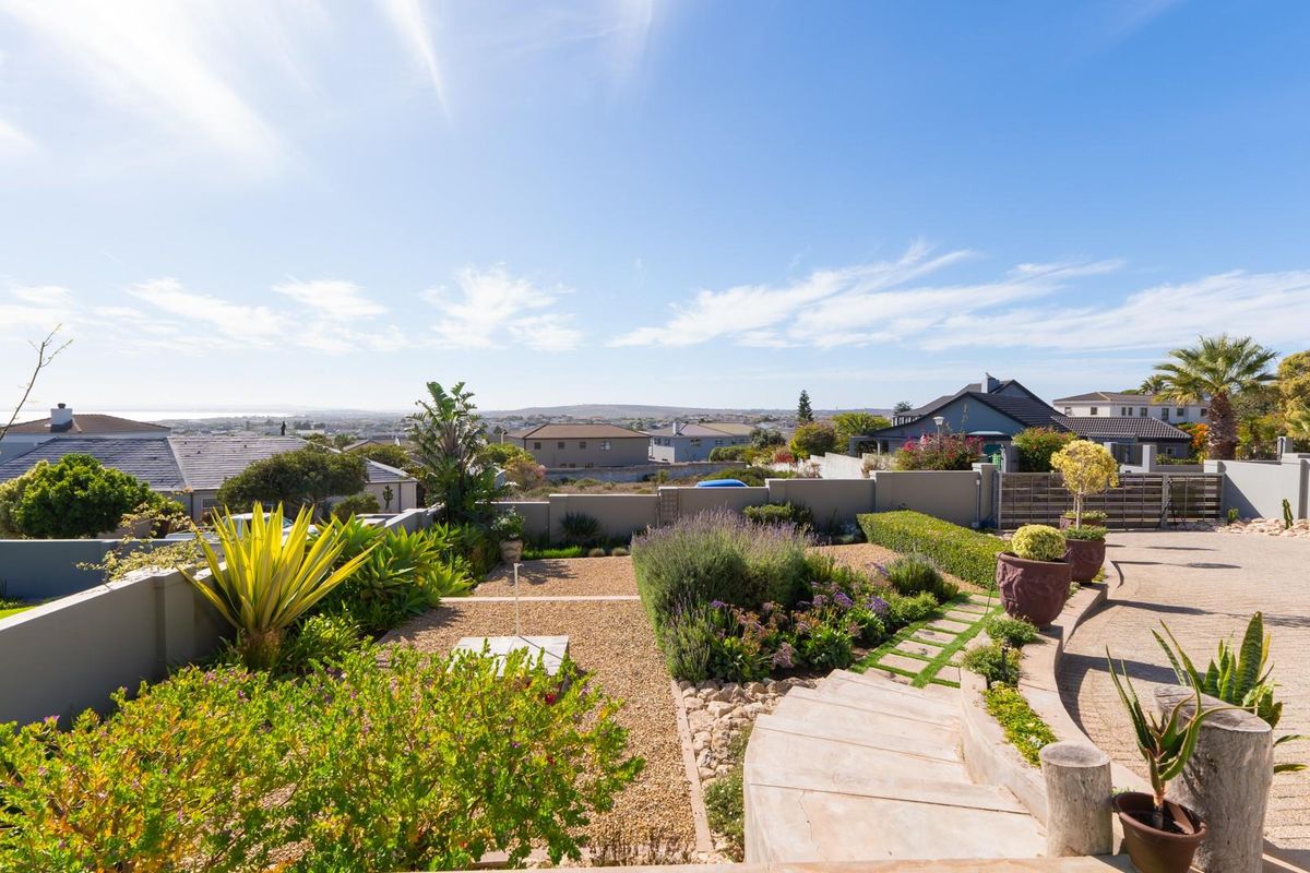 A One-of-a-Kind Masterpiece in Upper Country Club - Photo 3