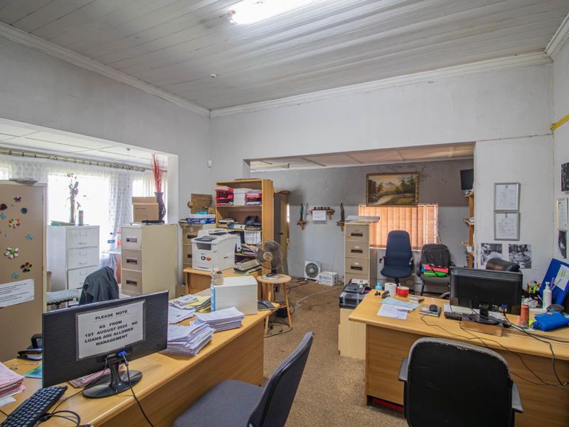 REGISTERED & ZONED FUNERAL PARLOUR IN EAST LONDON  - Photo 6