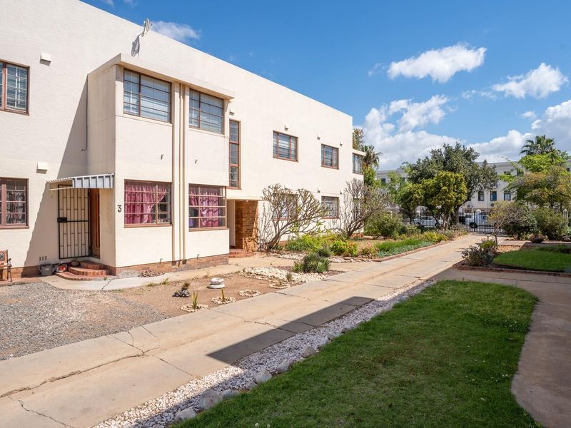 Add to your Portfolio!  Well Located 2 Bedroom Apartment in Worcester. - Photo 2