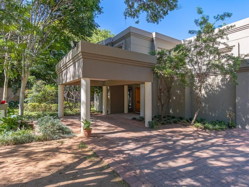 Exclusive Family Sanctuary in a Secure Enclosure: Space, Serenity, and Style - Photo 7