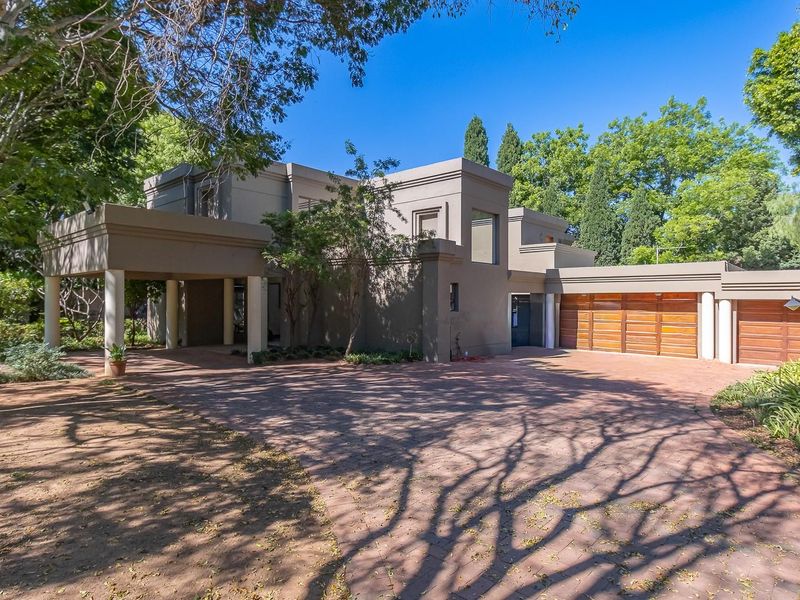 Exclusive Family Sanctuary in a Secure Enclosure: Space, Serenity, and Style - Photo 6