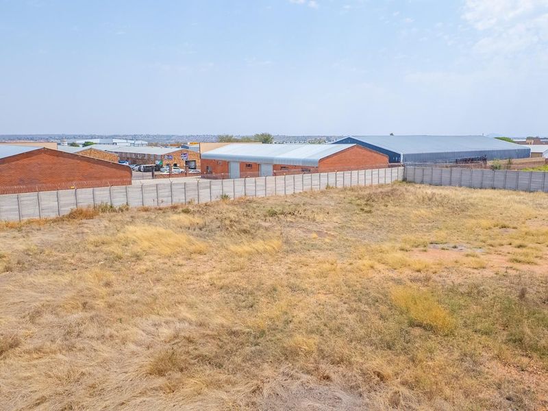 Industrial Stand with Serious Business Potential - Photo 5