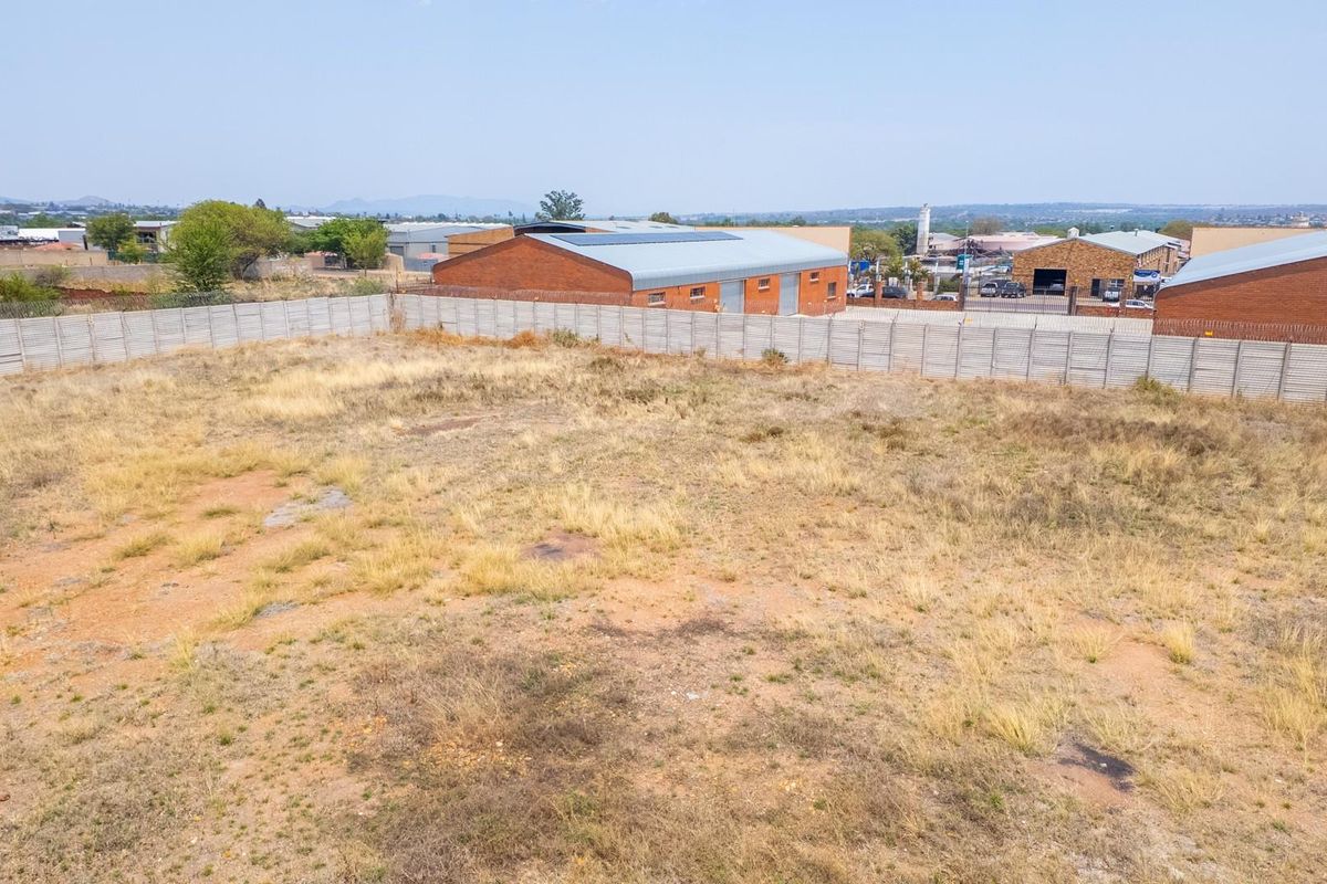 Industrial Stand with Serious Business Potential - Photo 3