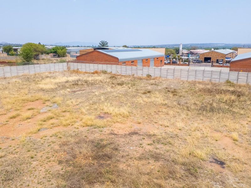 Industrial Stand with Serious Business Potential - Photo 3