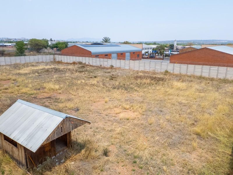 Industrial Stand with Serious Business Potential - Photo 2