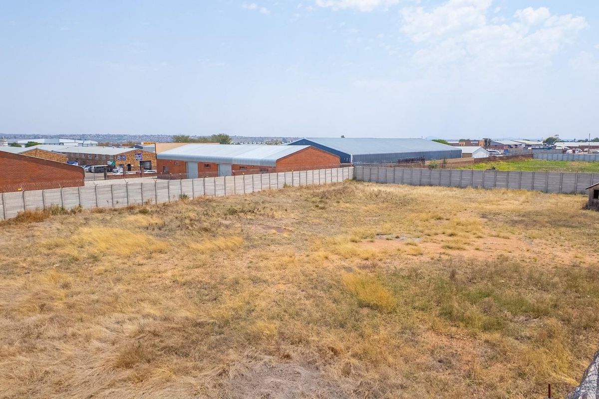 Industrial Stand with Serious Business Potential - Photo 4