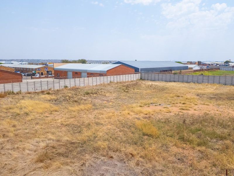 Industrial Stand with Serious Business Potential - Photo 4