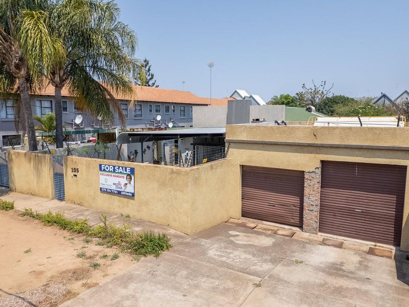 Unique Home Ideal for Medical Practice - Photo 3